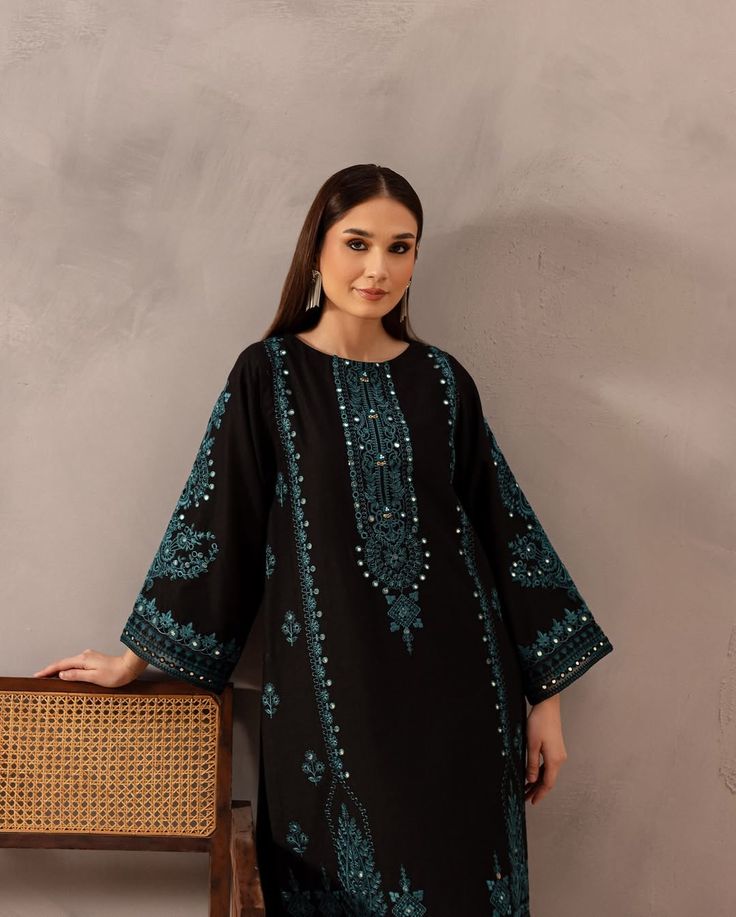 এম্ব্রয়ডারি -দুই পিস (কালো ও নীল)