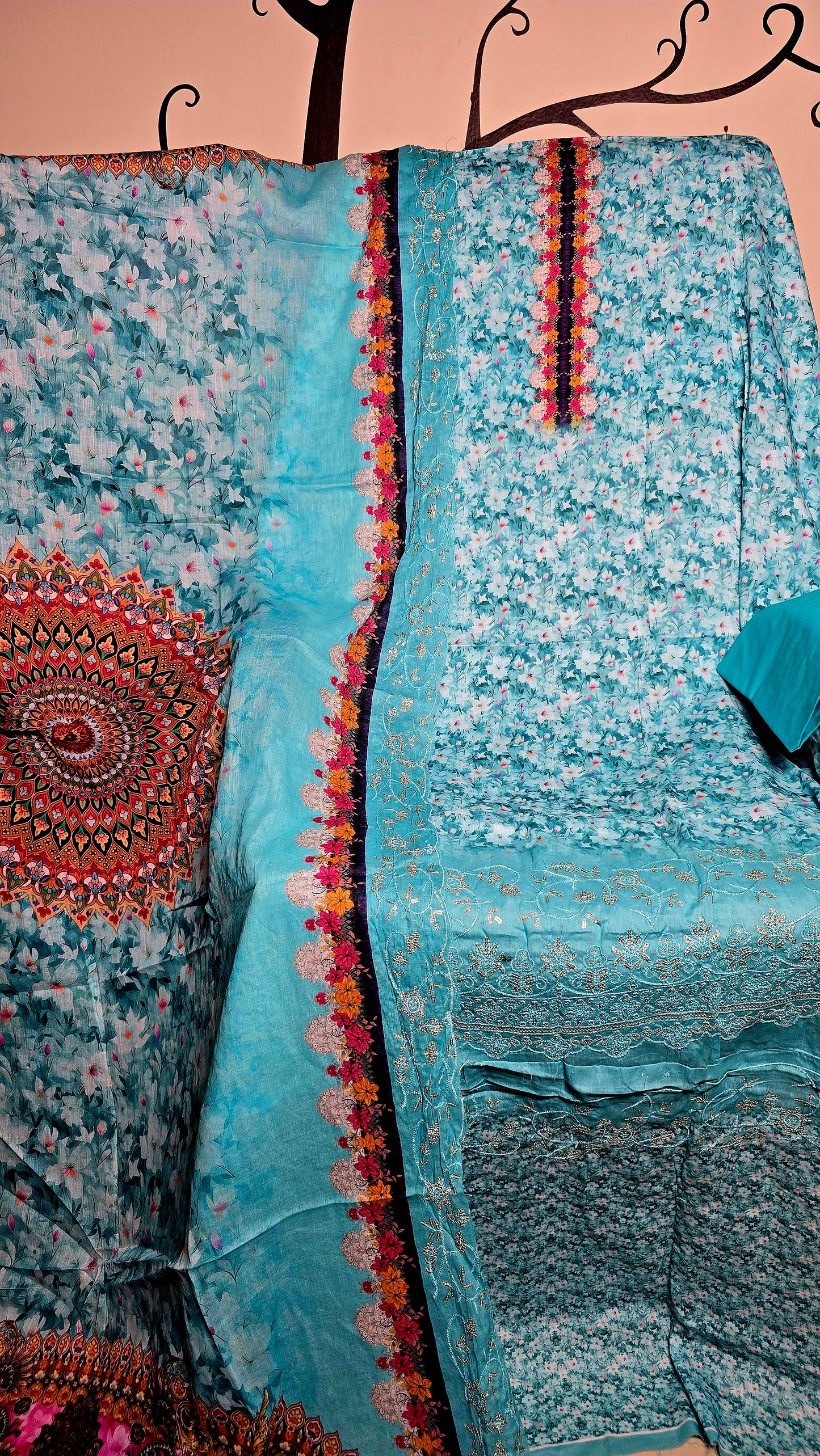 সুতি ডিজিটাল প্রিন্ট এম্বডারী করা